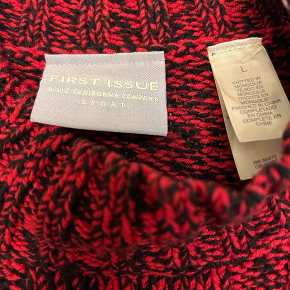 First Issue red and black chunky sweater. - Picture 3 of 3